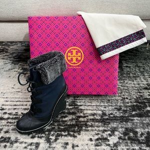 NWOT Tory Burch Fairfax Shearling duck boots